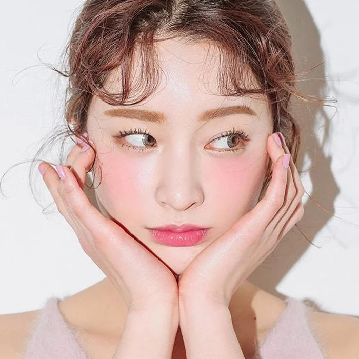 Natural Beauty Secrets: Enhance Your Facial Features Without Fillers or Plastic Surgery