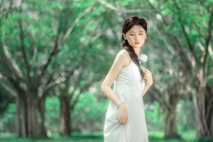 Ethereal Summer Muse: Saikuwako Captivates in YiTuYu’s Latest Art Language Collection - image 1