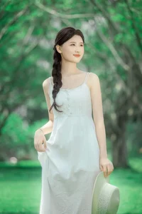 Ethereal Summer Muse: Saikuwako Captivates in YiTuYu’s Latest Art Language Collection - image 10