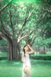 Ethereal Summer Muse: Saikuwako Captivates in YiTuYu’s Latest Art Language Collection - image 13