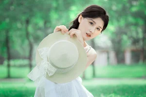 Ethereal Summer Muse: Saikuwako Captivates in YiTuYu’s Latest Art Language Collection - image 6