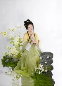 YiTuYu Art Language Vol.6599: The Mesmerizing Visuals of Fang Ci Yan - image 10