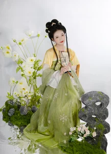 YiTuYu Art Language Vol.6599: The Mesmerizing Visuals of Fang Ci Yan - image 0