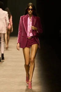 Trendy Ultra-Short Shorts for a Bold and Leggy Summer Look - image 6