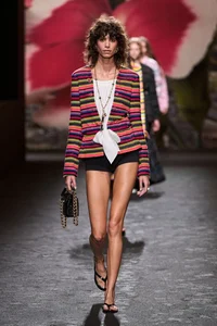 Trendy Ultra-Short Shorts for a Bold and Leggy Summer Look - image 5