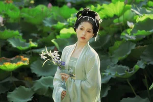 YiTuYu Art Language Vol.7617 Featuring Fang Jia Jia Garden Photography - image 2