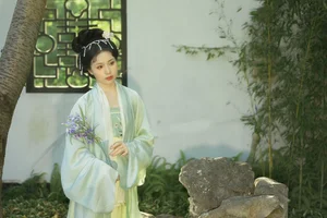 YiTuYu Art Language Vol.7617 Featuring Fang Jia Jia Garden Photography - image 4