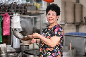 Hanoi Culinary Heritage: The 40-Year-Old Eel Restaurant in the Old Quarter - image 5