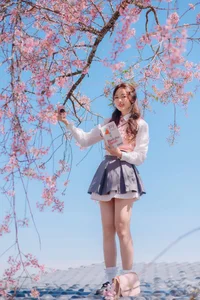 Sweet Spring Moments: Preppy Style Under Cherry Blossoms - image 5