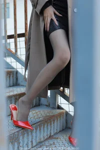 Professional Elegance: IESS No.1637 Featuring the Sophisticated Mei Ko - image 31