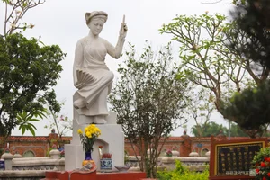 A Journey Through Time: Exploring the Ancient Relics of Ho Xuan Huong's Hometown - image 7