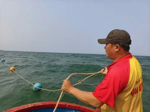 Quang Ngai Enhances Beach Safety with Designated Swimming Zones for the Upcoming Tourist Season - image 9