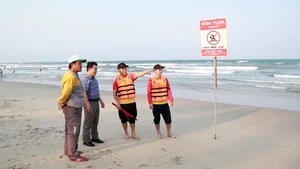 Quang Ngai Enhances Beach Safety with Designated Swimming Zones for the Upcoming Tourist Season - image 8