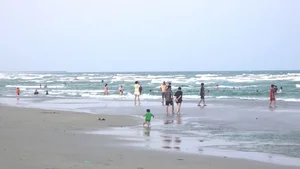 Quang Ngai Enhances Beach Safety with Designated Swimming Zones for the Upcoming Tourist Season - image 10
