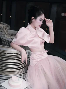 Stunning 30th Birthday Photoshoot Inspiration: Elegant High-Fashion Style and Glamorous Beauty Looks for a Milestone Celebration - image 2