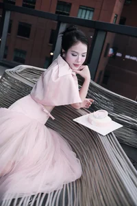 Stunning 30th Birthday Photoshoot Inspiration: Elegant High-Fashion Style and Glamorous Beauty Looks for a Milestone Celebration - image 6