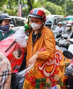 Exploring the Vibrant Lunar New Year Decoration Markets in Ho Chi Minh City - image 10