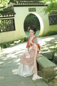 YiTuYu Art Language Vol.7458: A Visual Journey with Yu Yuan Yi Wan - image 3