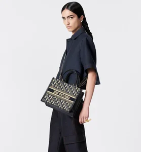 Wearable Art: The Rise of Luxury Handbags Worth Over $3,200 and Their Artistic Significance - image 17
