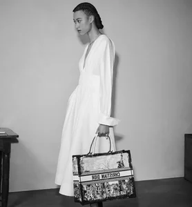 Wearable Art: The Rise of Luxury Handbags Worth Over $3,200 and Their Artistic Significance - image 25