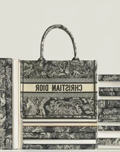 Wearable Art: The Rise of Luxury Handbags Worth Over $3,200 and Their Artistic Significance - image 15