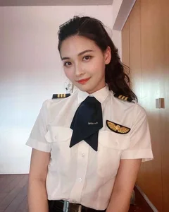 Taiwan's Most Beautiful Pilot: A Viral Sensation of Beauty and Skill - image 4