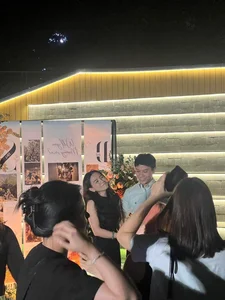 Stunning Social Media Influencer Captivates Fans Following Romantic Marriage Proposal and Real-Life Beauty Reveal - image 1