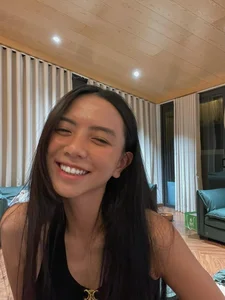 Stunning Social Media Influencer Captivates Fans Following Romantic Marriage Proposal and Real-Life Beauty Reveal - image 2