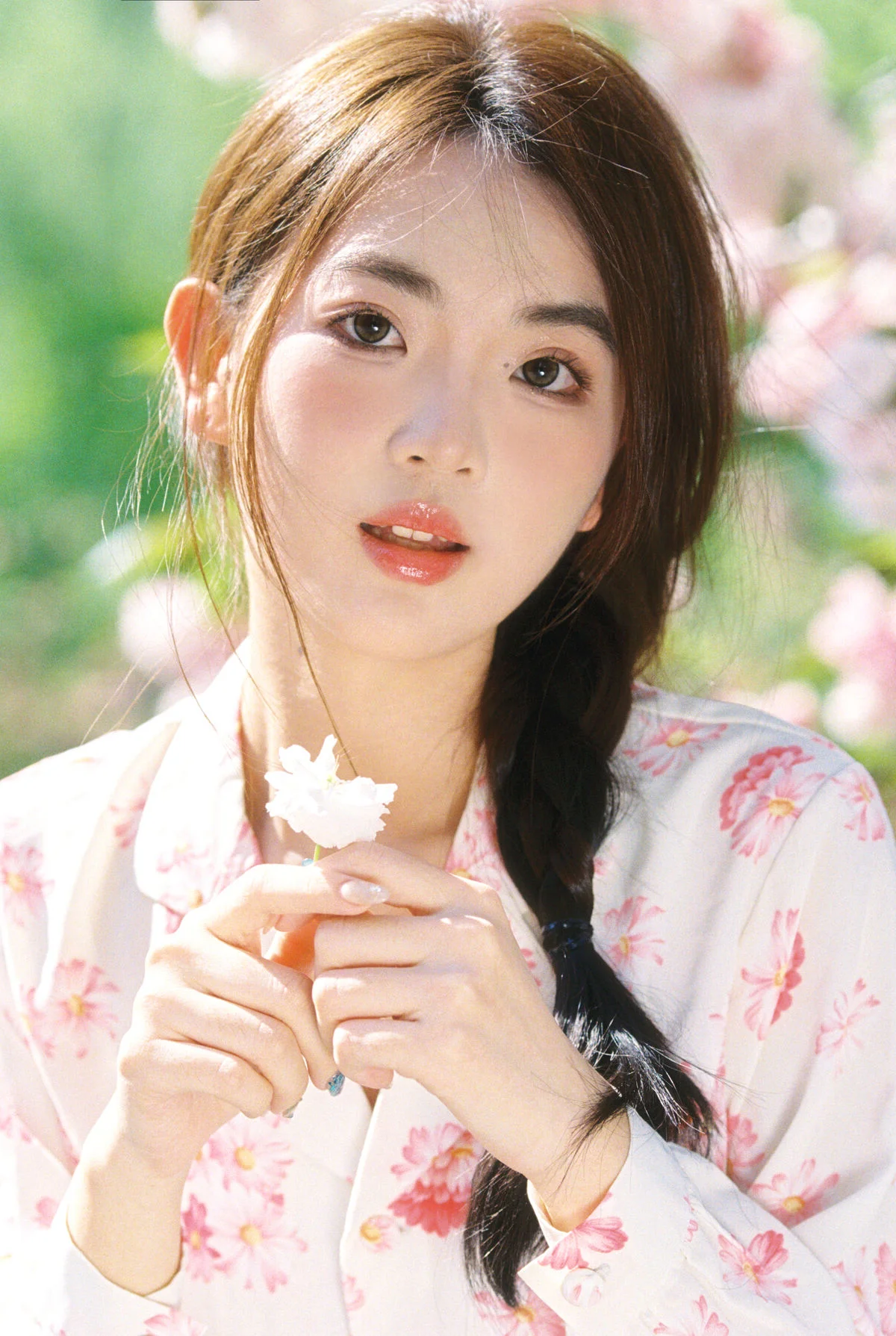 Ethereal Spring Portrait Photography: Yi Ming Amidst Blooming Double Cherry Blossoms - Art Language Vol.9339 Collection