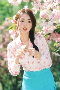 Ethereal Spring Portrait Photography: Yi Ming Amidst Blooming Double Cherry Blossoms - Art Language Vol.9339 Collection - image 10