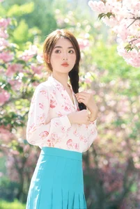 Ethereal Spring Portrait Photography: Yi Ming Amidst Blooming Double Cherry Blossoms - Art Language Vol.9339 Collection - image 2