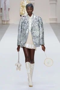 Exploring the Elegance of Paris Luxury Fashion Shows and High-End Couture Trends - image 1
