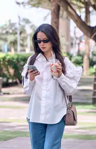 Midu's Ageless Charm: White Shirt Style Makes Her Look Like a Schoolgirl at 35 - image 2