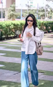 Midu's Ageless Charm: White Shirt Style Makes Her Look Like a Schoolgirl at 35 - image 10