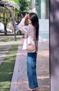 Midu's Ageless Charm: White Shirt Style Makes Her Look Like a Schoolgirl at 35 - image 1