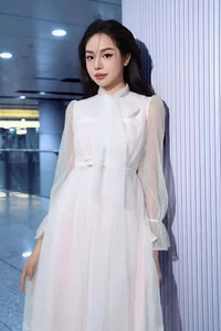 Miss International Thanh Thuy: From Red Carpet Glamour to Simple Everyday Elegance - image 9