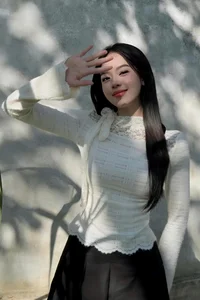 Miss International Thanh Thuy: From Red Carpet Glamour to Simple Everyday Elegance - image 4