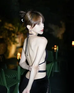 Chic Summer Elegance: Mastering the Waist Cut-Out and Backless Dress Trend for Modern Women - image 1