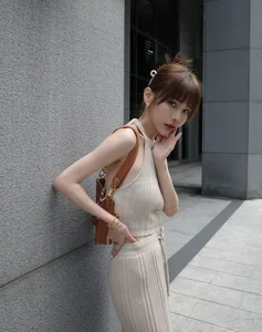 Chic Summer Elegance: Mastering the Waist Cut-Out and Backless Dress Trend for Modern Women - image 5