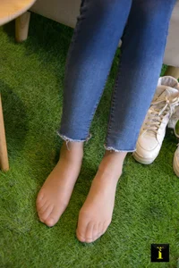 IESS Puhui 136: Xiao Jie and the Double Layer Sock Trend - image 37