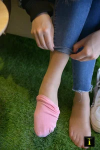 IESS Puhui 136: Xiao Jie and the Double Layer Sock Trend - image 29