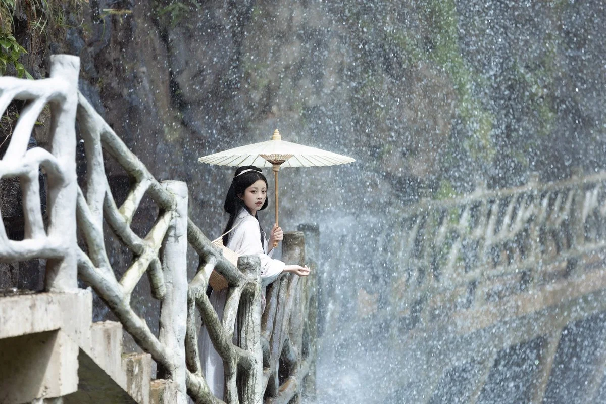 YiTuYu Art Language Vol.5914 Featuring Jin Zou Ba: A Masterpiece of Contemporary Portraiture and Artistic Photography