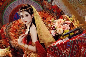 YiTuYu Art Language Vol.5635: A Creative Masterpiece Featuring Wo Chi Yi Tou Niu - image 5