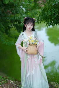 Captivating Portraits of Xiao Xiao Yu in YiTuYu Vol.7334 Art Language - image 2