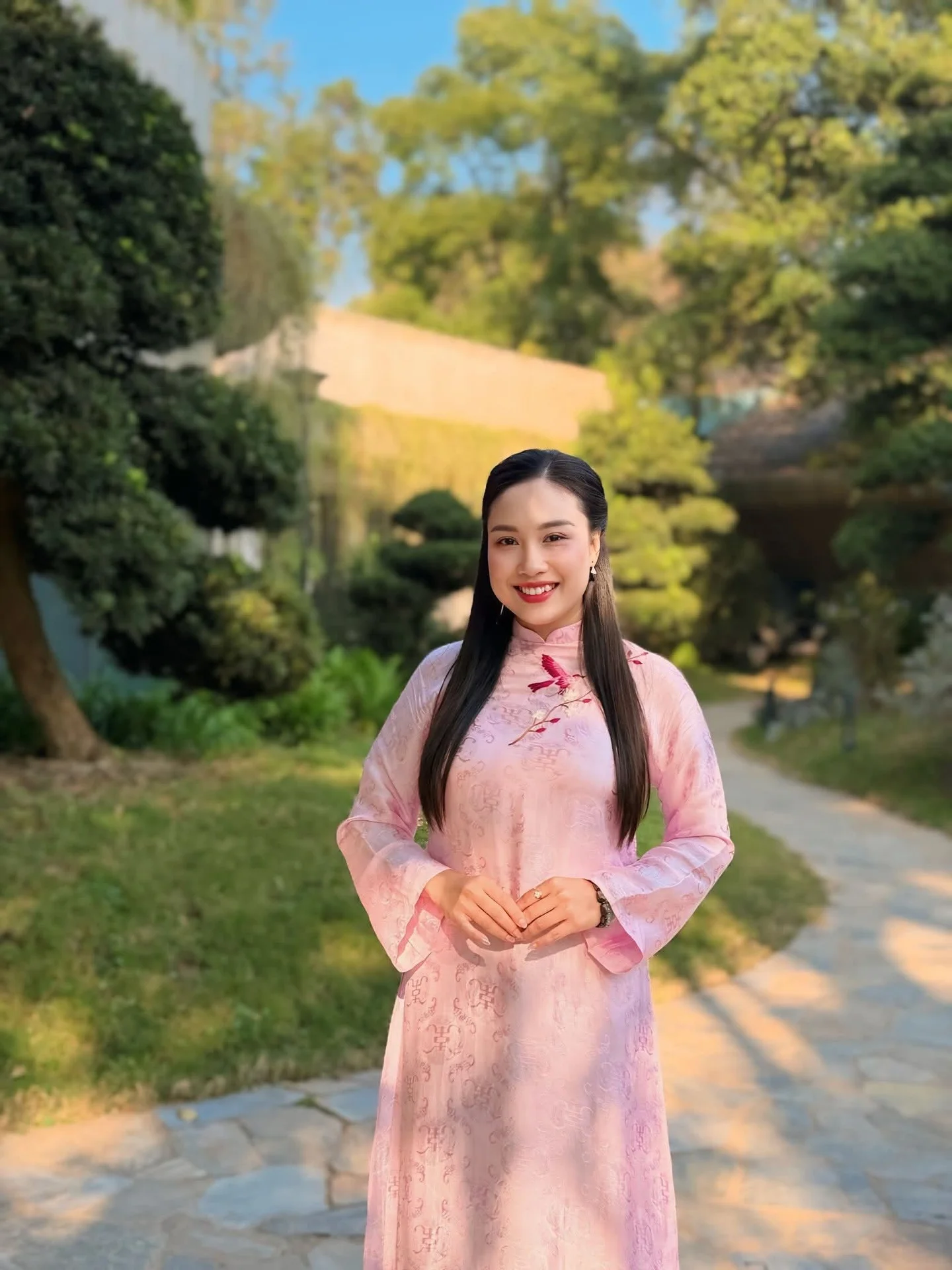 Radiant Grace: The Timeless Beauty of Pink Ao Dai