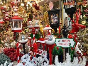 Hanoi Holiday Magic: Exploring the Festive Christmas Decorations of Hang Ma Street - image 5