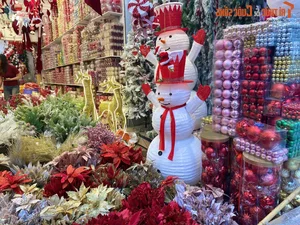 Hanoi Holiday Magic: Exploring the Festive Christmas Decorations of Hang Ma Street - image 8