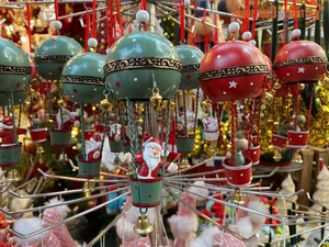 Hanoi Holiday Magic: Exploring the Festive Christmas Decorations of Hang Ma Street - image 7