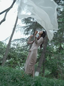 Ethereal Forest Muse: Yu Qing Feng’s Soft Aesthetic - image 9
