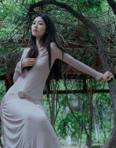 Ethereal Forest Muse: Yu Qing Feng’s Soft Aesthetic - image 13